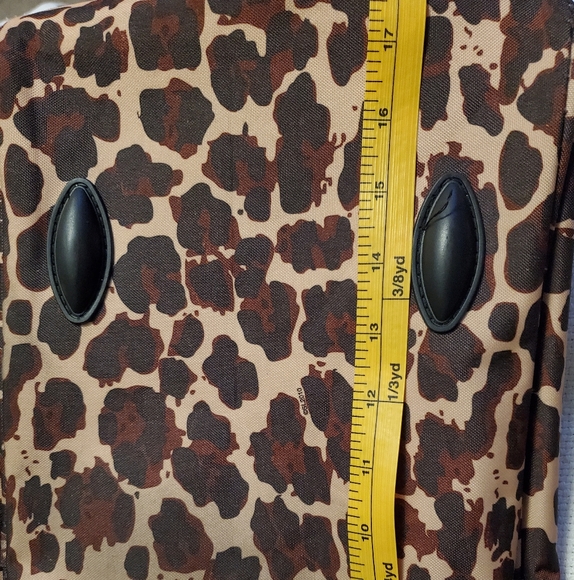 Sydney💓Love Duffle Bag - Picture 3 of 4